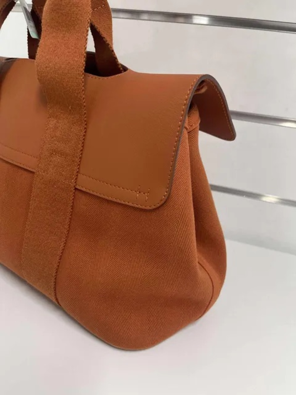 Hermès Toile Valparaiso PM handbag in orange canvas and leather. - Picture 3 of 10